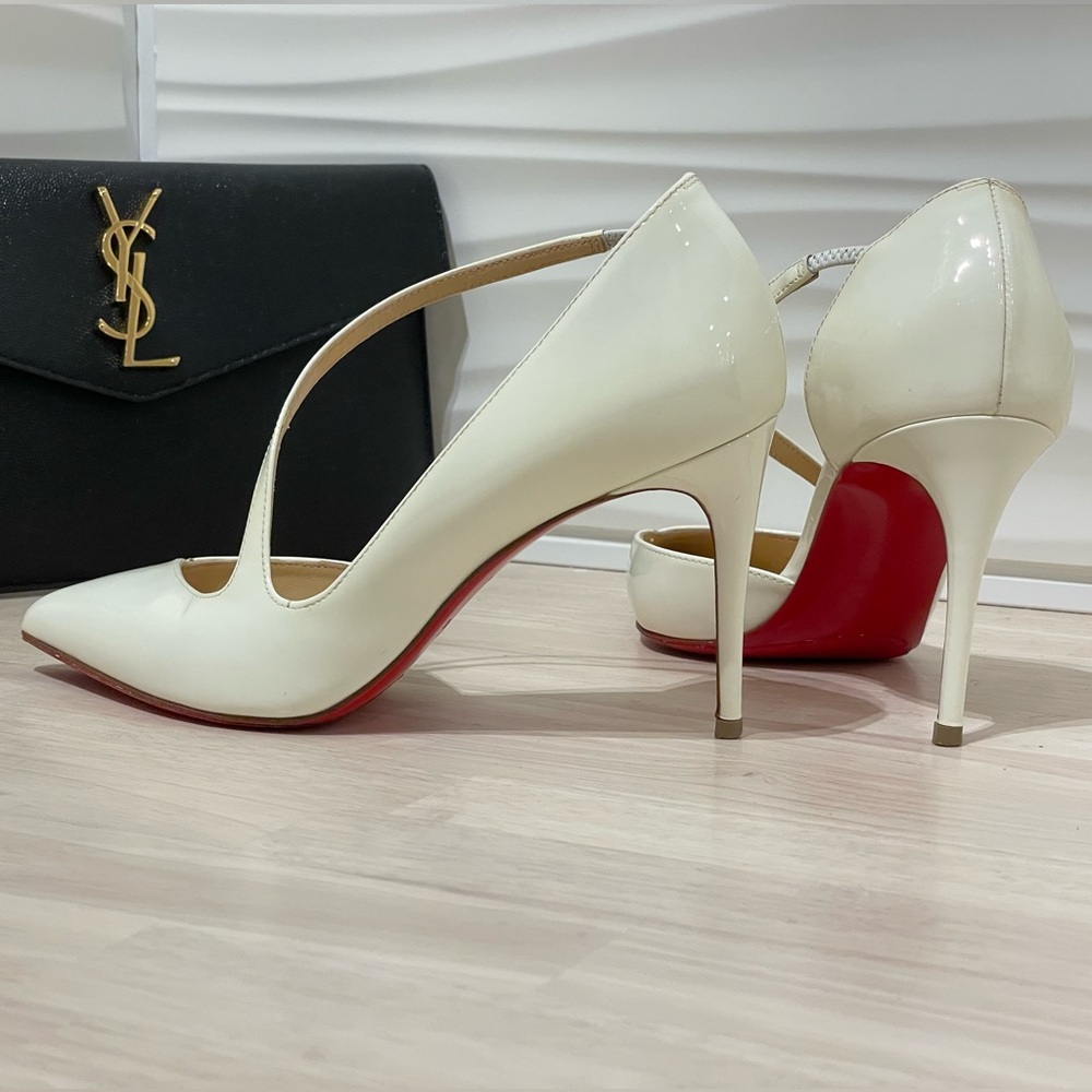 Christian Louboutin - white pumps - size 37 used once
